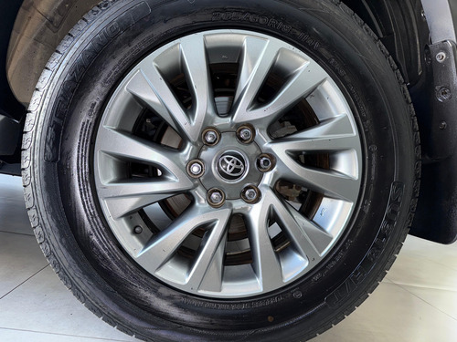 Toyota Hilux SW4 2.8 D-4D TURBO DIESEL SRX 7L 4X4 AUTOMÁTICO