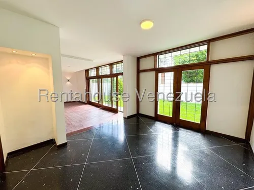 Casa Duplex Con Lindo Jardin En Calle Cerrada En Alquiler Prados Del Este I
