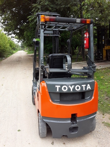 Autoelevador Toyota