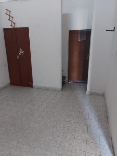 Imagen 6 de 11 de Casa De 3 Dormitorios En Barrio Guadalupe Oeste