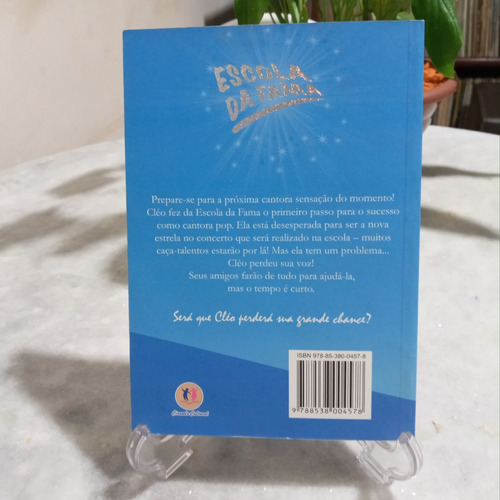 Livro: Escola Da Fama : Uma Nova Estrela - Cindy Jefferies (Usado)