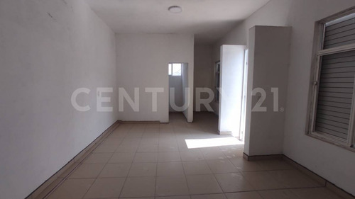 Casa En Venta Con Local Comercial En El Chamizal, Pedro Escobedo, Querétaro.