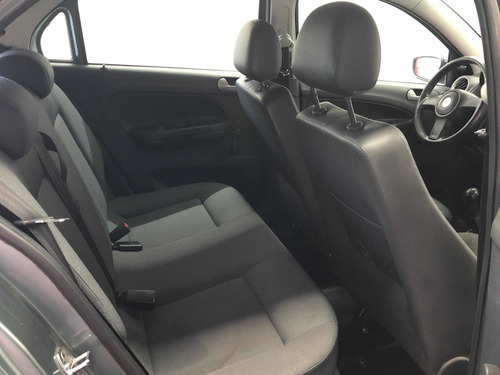 Imagen 8 de 10 de Volkswagen Gol Trend 1.6 Pack I 101cv 2010 Its