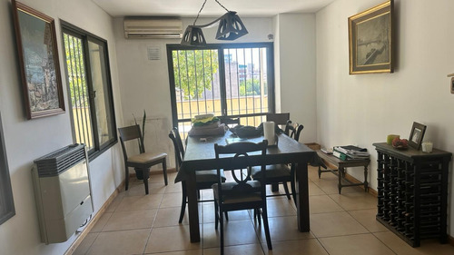 Duplex En Venta En Avenida España, Ciudad E Mendoza