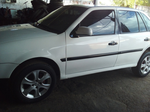 Imagem 3 de 11 de Volkswagen Gol 2007 1.0 Plus Total Flex 5p