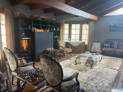 Casa En Venta De 6 Dorm. En La Cisterna