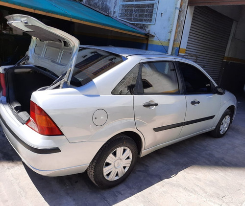 Ford Focus 1.6 Ambiente Mp3 2008