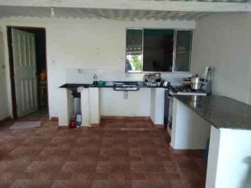 Imagem 5 de 10 de Casa No Bairro Jardim Umuarama, Em Itanhaém, Com 01 Salão, 02 Lavanderias. 02 Quartos De Dispensa