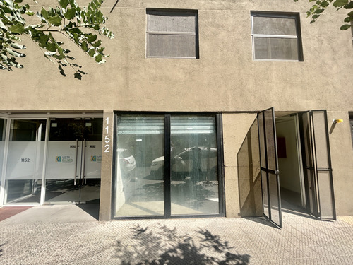 Se Arrienda Local Comercial En Santiago Excelente Ubicación