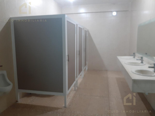 Edificio En Venta En Esquina Con Salones Para Eventos Diversos Y Oficinas Todo Climatizado