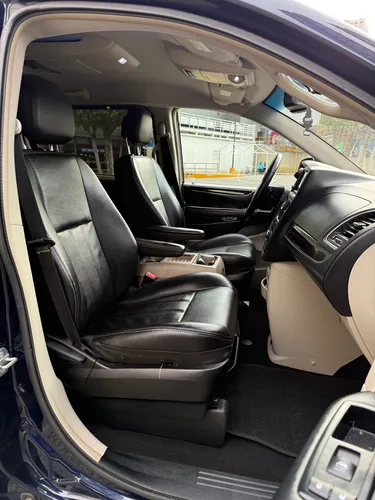 Chrysler Town & Country 3.6 Touring Piel Mt
