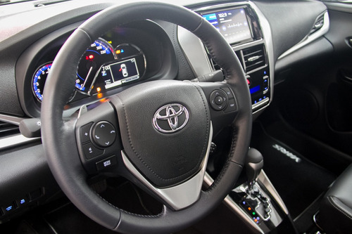 Toyota Yaris Sedan 1.5 Xs Connect Cvt (flex)