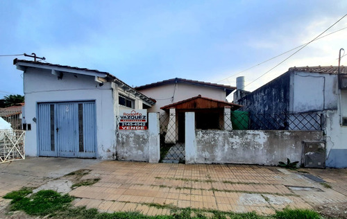 Imagen 12 de 27 de Casa En Lindo Barrio En Luis Guillón