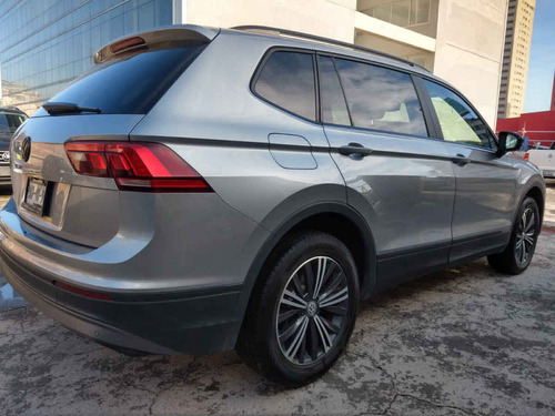 Imagen 5 de 15 de Volkswagen Tiguan 2020 5p Comfortline L4/1.4/t Aut Piel