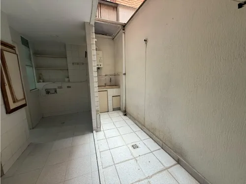 Apartamento Duplex En Laureles,primer Piso