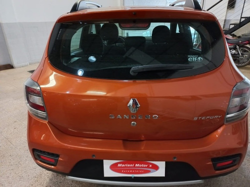Imagen 6 de 9 de Renault Sandero Stepway 2015 1.6 Privilege Nav 105cv