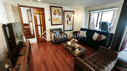 Casa En Venta De 4 Dorm. En Maipú
