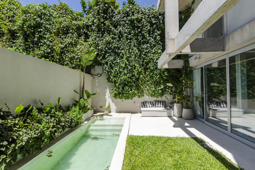 Departamento En Colegiales Con Jardín Y Pileta Propia - Edificio De Categoría