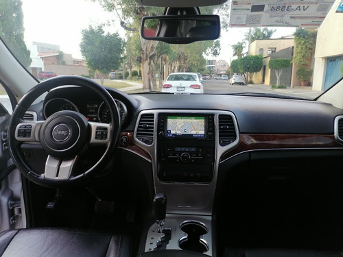Imagen 6 de 14 de Jeep Grand Cherokee 2011 3.6 Limited Navegación V6 4x2 Mt