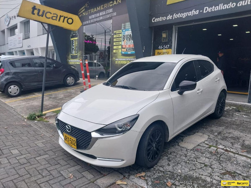 Mazda 2 1.5 Touring Carbon Edition