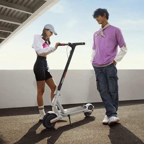 Scooter De Aleación Yadea Motor 600w 25km/h Autonomía 30km Blanco