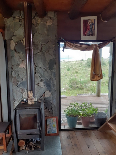 Casa De Piedra, 3 Plantas 2 Decks 3 Dormitorios, 2 Baños.