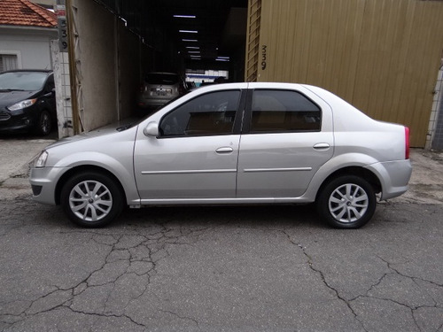 Renault Logan Expression 1.6 Completo 2011