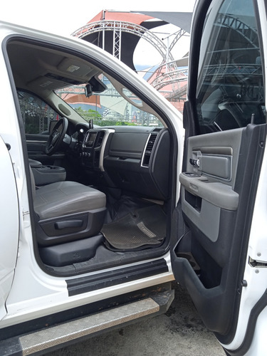 Imagen 11 de 17 de Dodge Ram 2500