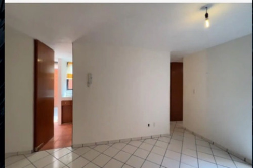 Venta De Departamento (80m2) Muy Cerca De Parque Tarango, Portal Centenario, Supervia Poniente, Db15r9