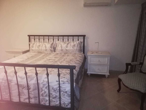 Imagen 13 de 14 de Penthouse En Urbanizacion Real, 3 Habitaciones, 3 Baños,