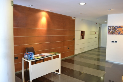 Oficina En Venta - Monoambiente En Ciudad Vieja