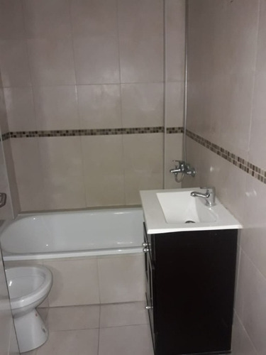 Imagen 5 de 7 de Departamento De 2 Ambientes Con Balcon En Venta - Moron Norte