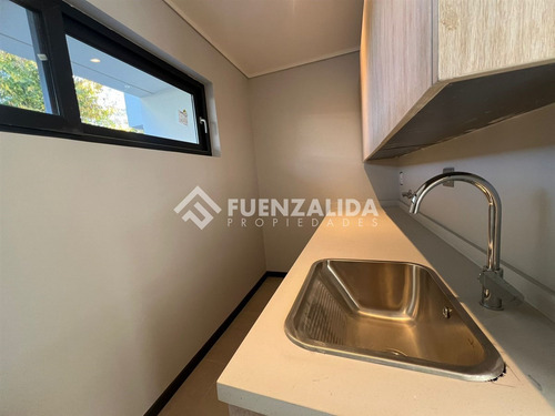 Venta Casa De 3 Dorm. En Las Condes, 18.800 Uf Sin Ggcc