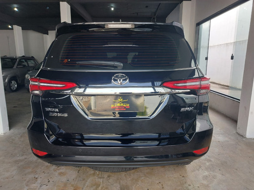Toyota Hilux SW4 SRX
