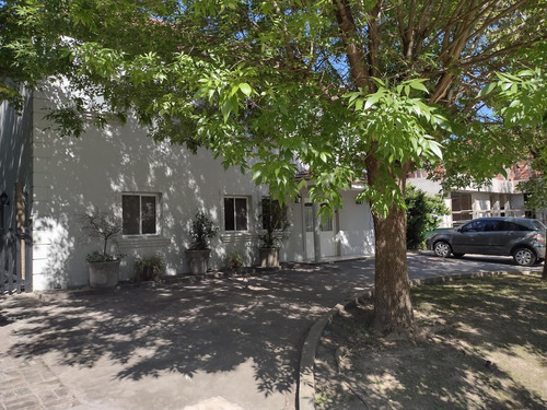 Imagen 3 de 30 de Excelente Casa A La Venta De 4 Ambientes. Barrio Los Sauces. Pilar