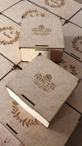Imagem 9 de 9 de Caixas 11x11x7 Brinde 200 Peças Logo Personalizada