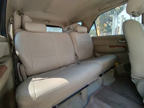 Imagen 9 de 14 de Toyota Fortuner 4x4