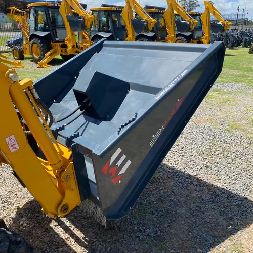 Minicargadora Con Desmalezadora Sinomach 255f Cerrada A/a
