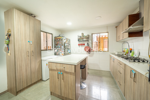 Casa Con Quincho Cercano Centro De Isla De Maipo