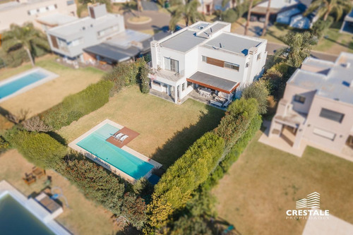 Imagen 3 de 30 de Hermosa Casa 4 Dormitorios En Venta, Excelente Calidad Constructiva - San Marino (funes Hills)