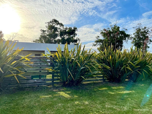 Imagen 1 de 30 de Casa En Venta Y Alquiler Temporario 2 Dormitorios - El Chorro - Manantiales
