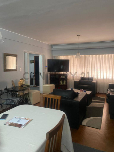 Casa En Venta En La Plata De 3 Dormitorios