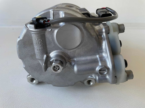 Imagem 4 de 6 de Compressor Do Ar Condicionado Bmw X5 6452989065502