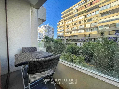 Departamento En Venta De 2 Dorm. En Las Condes