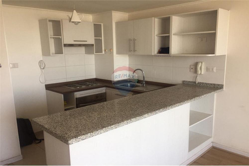 Imagen 3 de 8 de Se Vende Depto 2d+1b+ Est+bodega A Pasos Del Metro