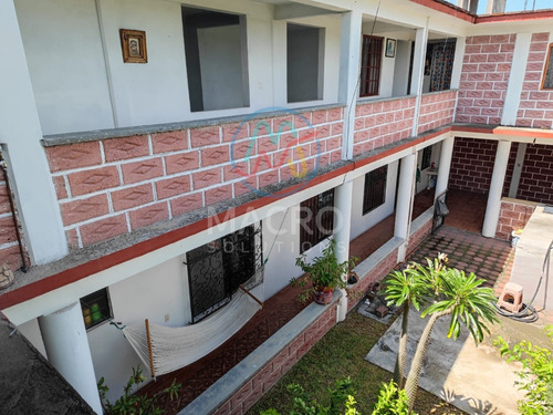 Casa En Venta En Col. Puxtla Con Amplio Jardín Y 7 Habitaciones