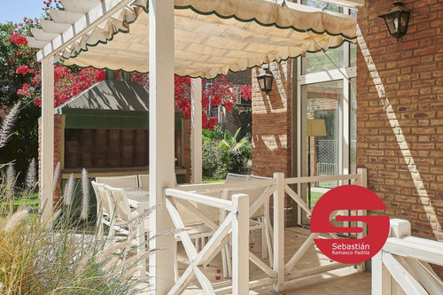 Casa Venta Fisherton 4 Dormitorios Pileta Jardin 2 Plantas