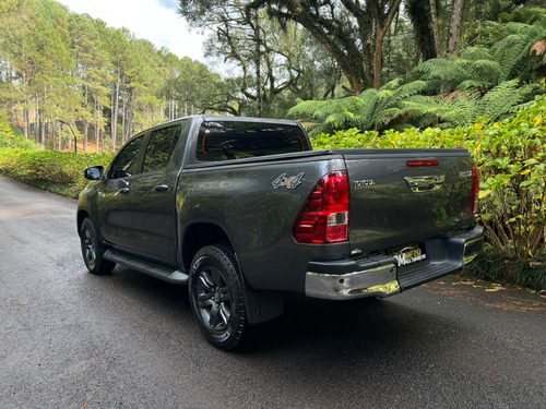 Toyota Hilux 2.8 D-4D TURBO DIESEL CD SR 4X4 AUTOMÁTICO