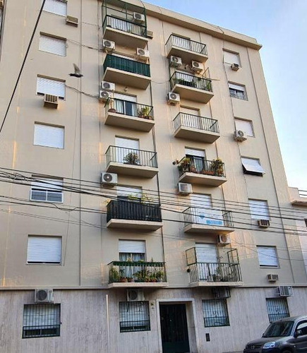 Venta De Departamento 4 Amb. Con Balcon Al Frente(sup. 91,99 M2) En  Brasil1600