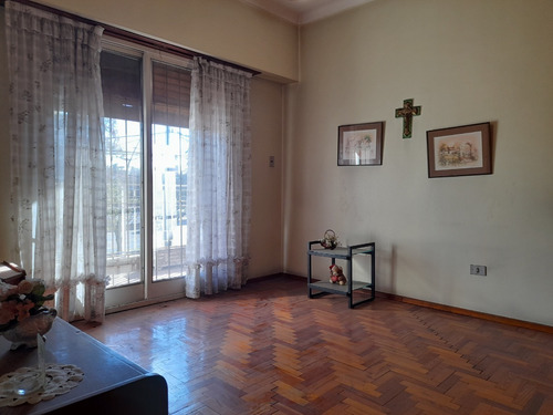 Imagen 14 de 17 de Excelente Terreno S/colectora C/chalet De 4 Amb En 2 Plantas Con Gran Jardín.